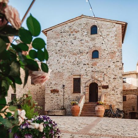 Borgo Petroro Hotel Todi Bagian luar foto