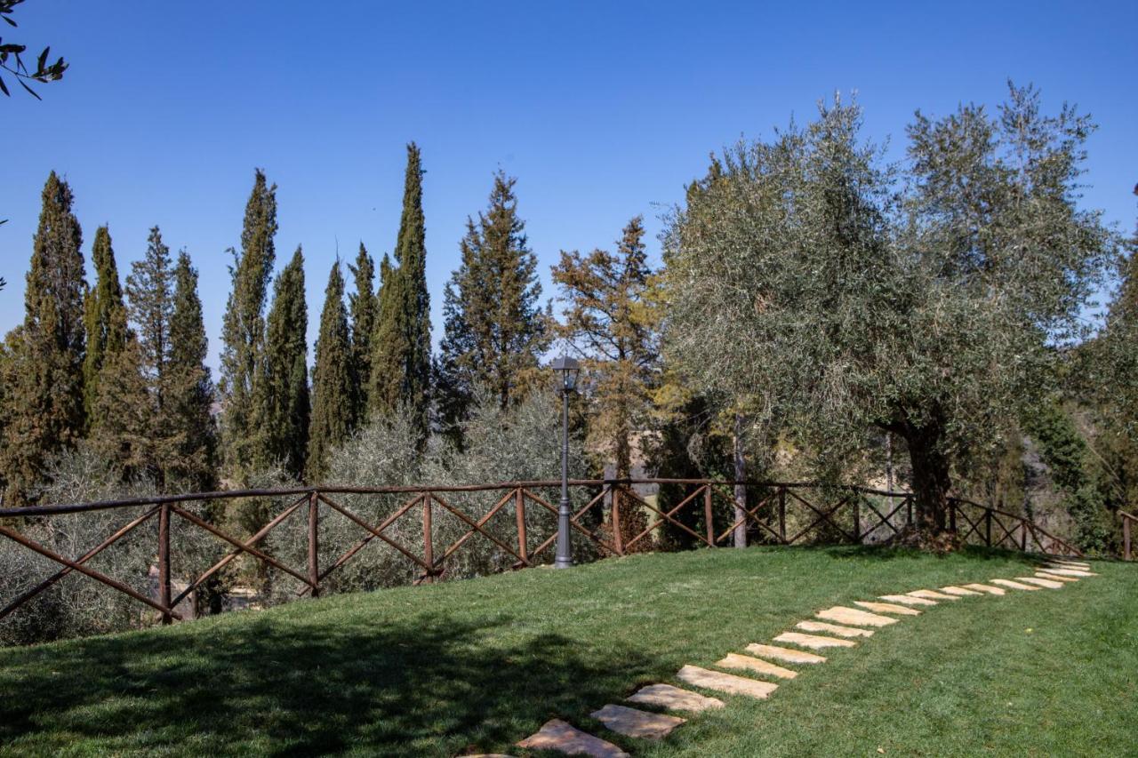 Borgo Petroro Hotel Todi Bagian luar foto