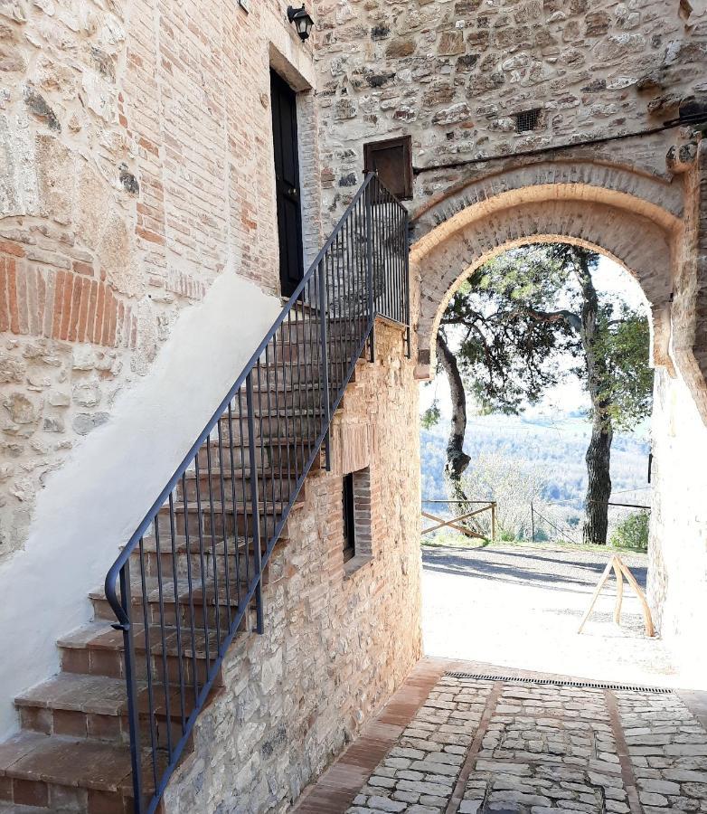 Borgo Petroro Hotel Todi Bagian luar foto